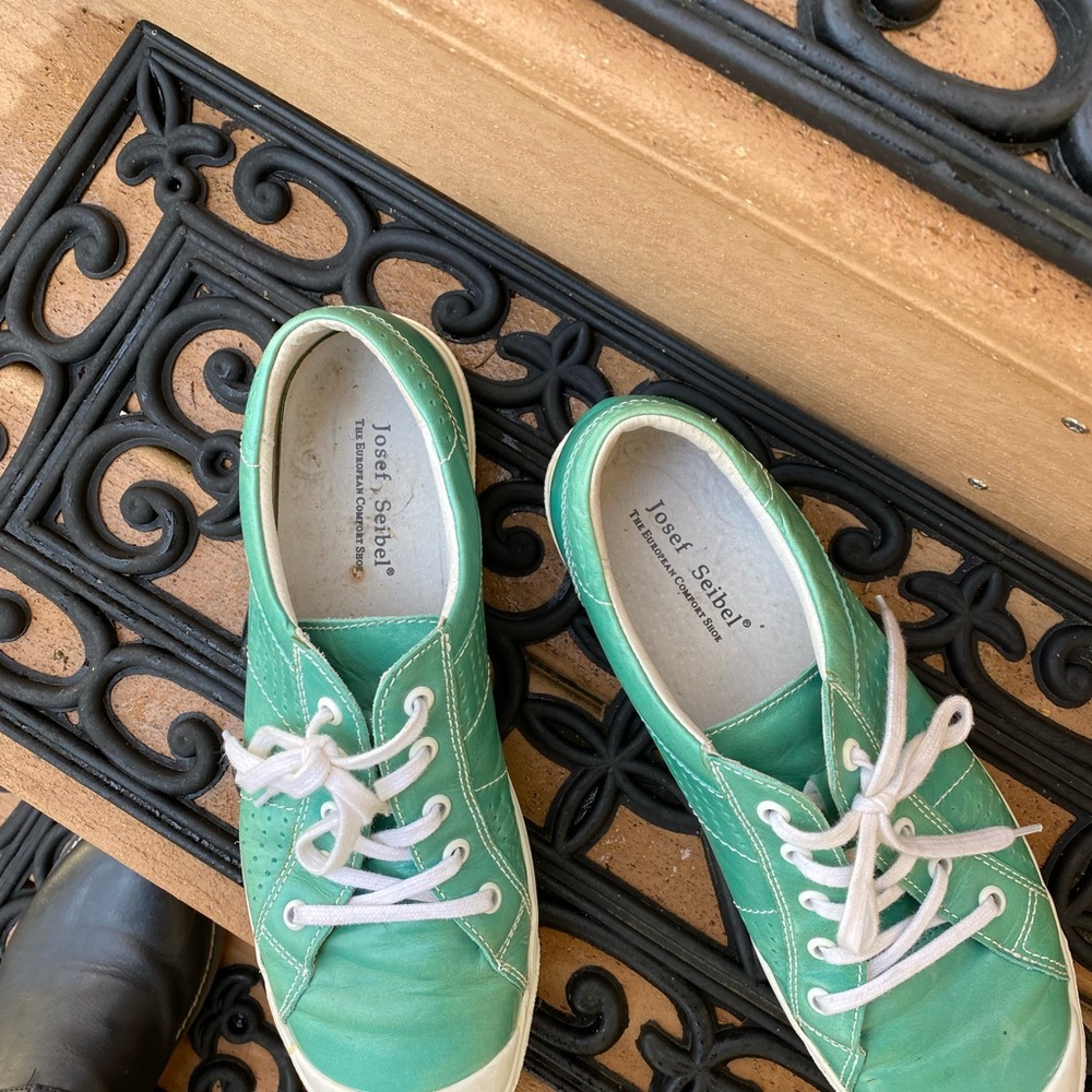 Josef Seibel These shoes are in excellent condition